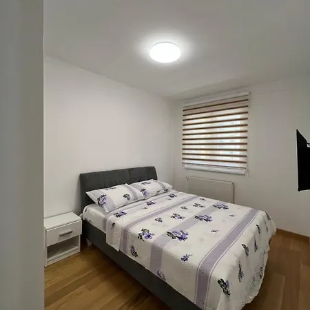 Stan Na Dan Viktor-lukavica Apartmán