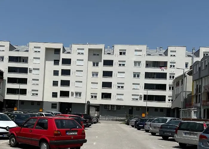 Stan Na Dan Viktor-lukavica Apartamento Saraievo
